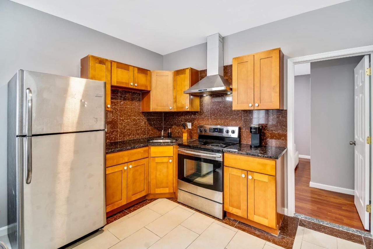 The Vacation Spot! 2bd Steps Away From The Convention Center * Philadelphia